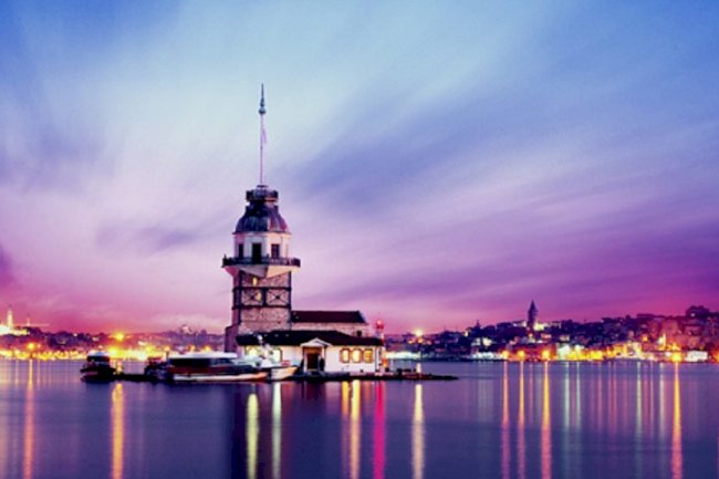 İstanbulun simgesi Kız Kulesi