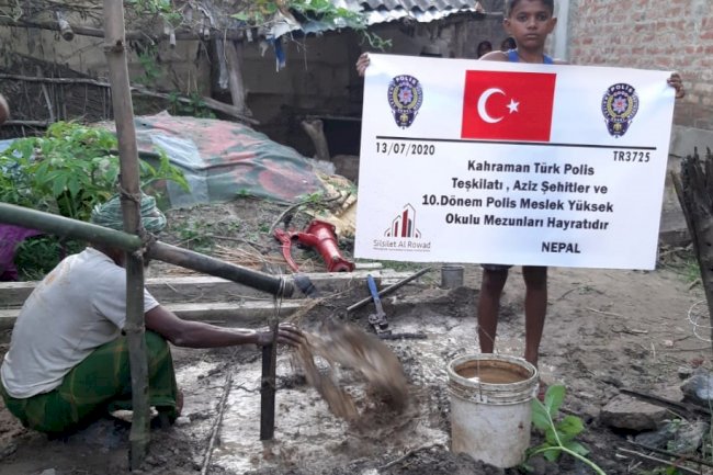 Nepal' in bir köyünde artık Türk bayrağımız var, Polislerimizden çok güzel hareket...