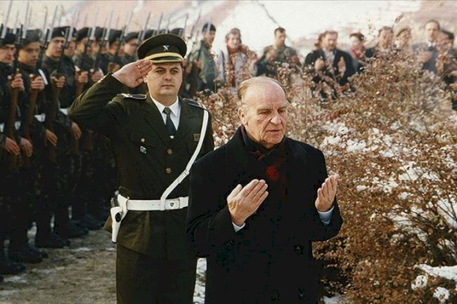 Bosna Hersek'in Kahramanı Aliya İzzetbegoviç'in Ahlak Tasavvuru Nedir mi? İşte Bu....